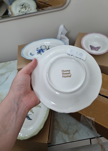 Çiçek ve Kelebek Desenli Seramik Tabak Seti - Görsel 5