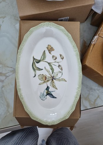 Çiçek ve Kelebek Desenli Seramik Tabak Seti - Görsel 2