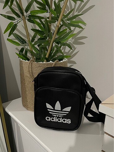Adidas çanta