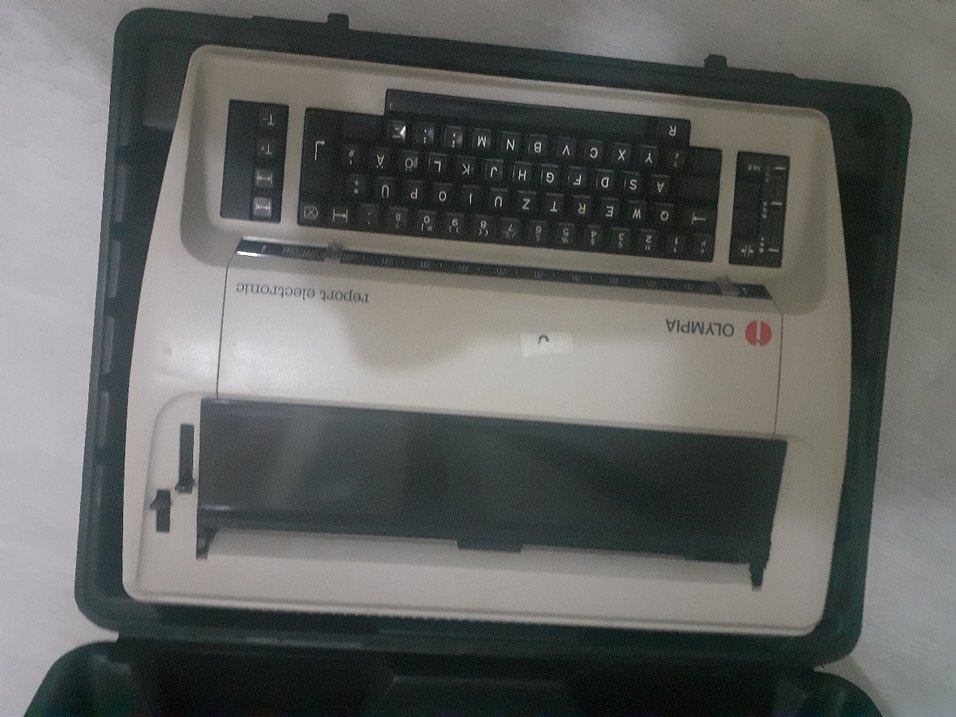 antika Olympia Beyaz Gri Elektronik Daktilo - Görsel 3