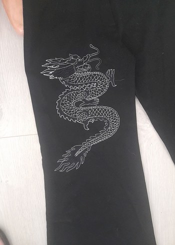 Pura Lopez Pul Detaylı Siyah Yılan Desenli Geniş Paça Pantolon
