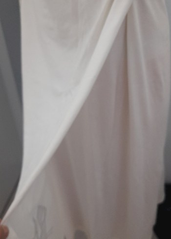 Uzun Kollu Beyaz Nakışlı Kadın Sabahlık - Görsel 4