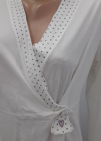 Uzun Kollu Beyaz Nakışlı Kadın Sabahlık - Görsel 2