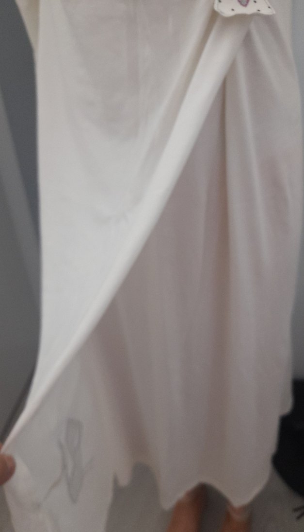 Uzun Kollu Beyaz Nakışlı Kadın Sabahlık - Görsel 4