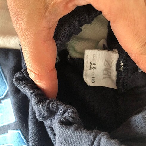 5 Yaş Beden beyaz Renk Zara 4/5 yaş sweatshirt şort takım