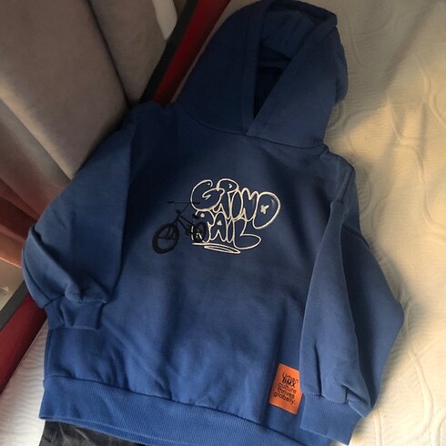 Zara 6 yaş kapşonlu sweatshirt