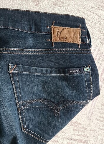 40 Beden mavi Renk Mavi jeans 31/32