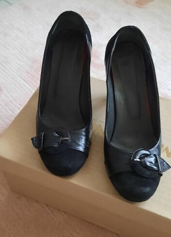 Siyah süet stiletto