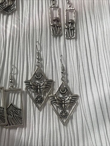 Kelebek küpe