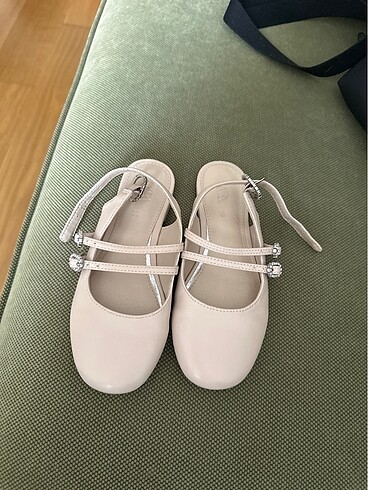 Zara tokalı kız çocuk babet