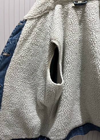 Stradivarius Kadın Gri Kürklü Denim Ceket - Görsel 4