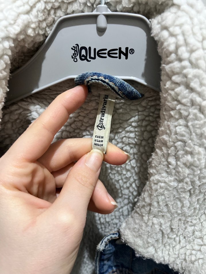 Stradivarius Kadın Gri Kürklü Denim Ceket - Görsel 3