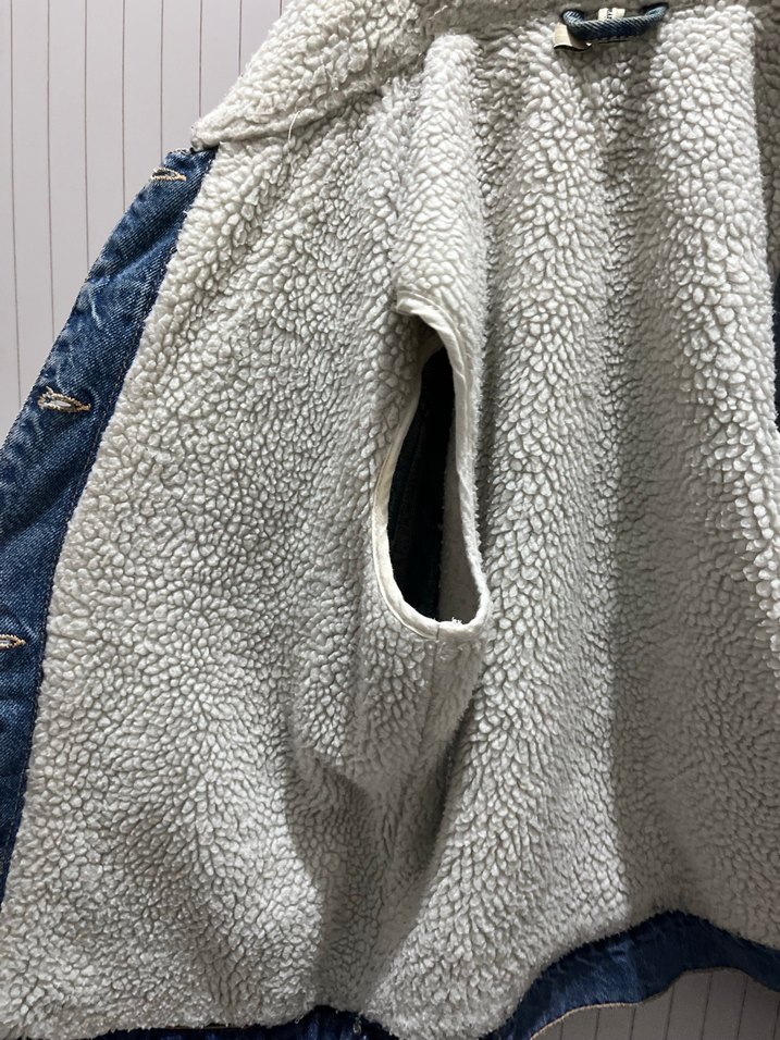 Stradivarius Kadın Gri Kürklü Denim Ceket - Görsel 4