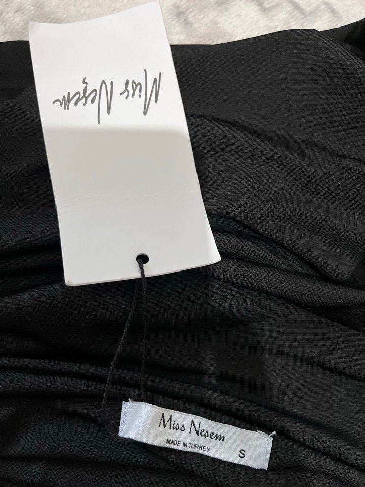 Mango Siyah Drapeli V Yaka boyundan bağlamalı bluz - Görsel 4