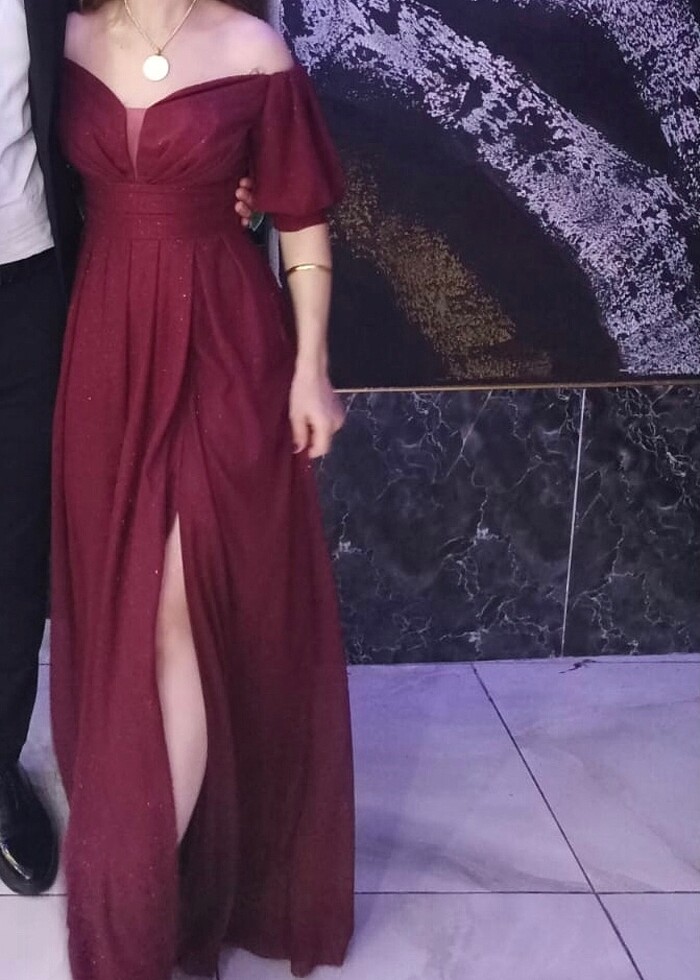 Simli yırtmaçlı bordo abiye - Görsel 4