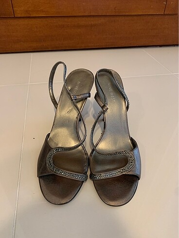 Nine West Nine west