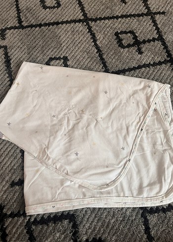 Beyaz İşlemeli Çocuk Battaniyesi - Görsel 2