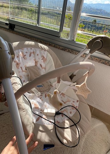 Beyaz Bebek Beşiği ve Sepeti