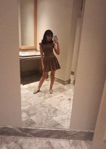 zara uçuşan elbise
