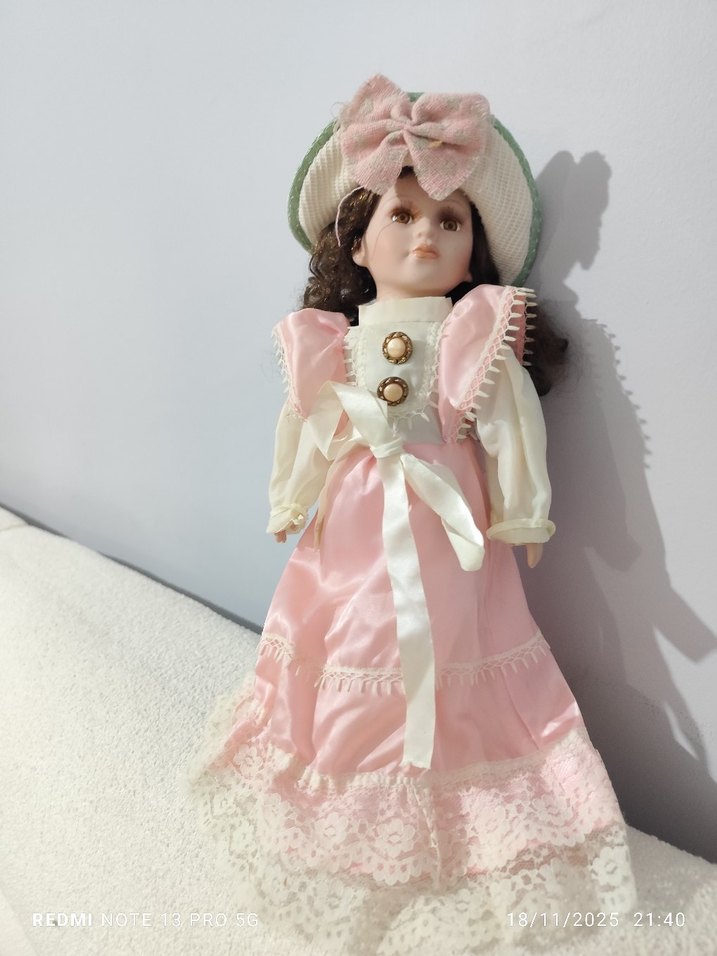 Pembe Dantel Detaylı porselen Bebek - Görsel 3