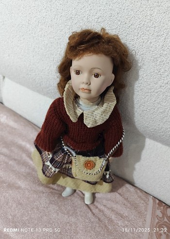 Kahverengi Saçlı porselen Bebek - Görsel 4