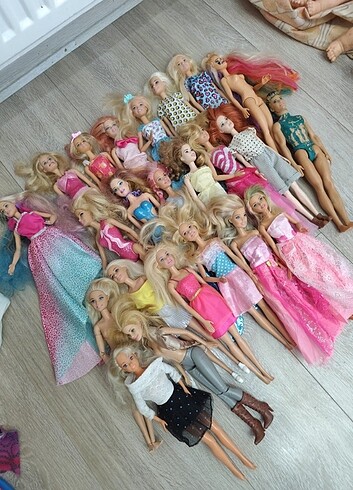  Beden Renk Barbie bebekler