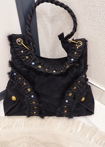 American Vintage Siyah Nakışlı Süet Kürklü Gotik Çanta