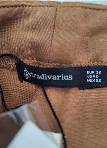 Stradivarius Kapri pantalon