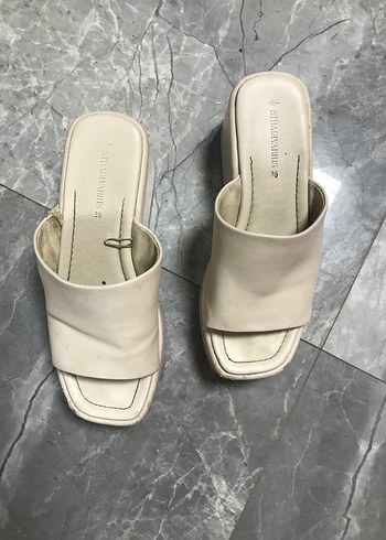 Stradivarius Bej Kadın Dolgu Topuk Terlik