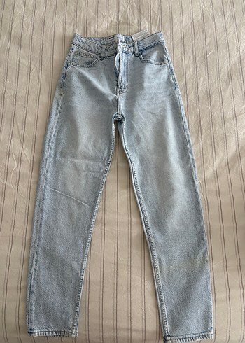 Bershka Acik Mavi Rahat Kesim Denim Jean