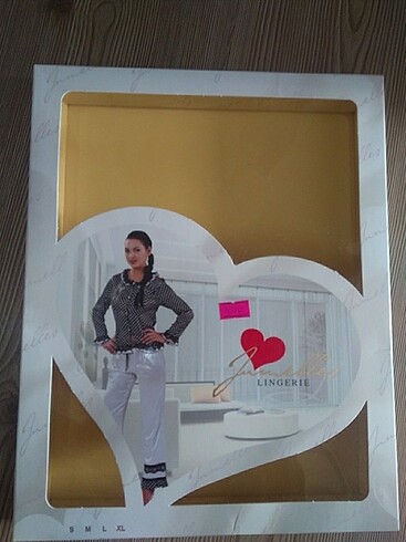 Saten çok yeni kırmızı pijama takımı - Görsel 5