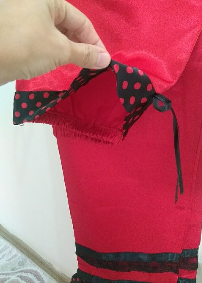Saten çok yeni kırmızı pijama takımı - Görsel 4