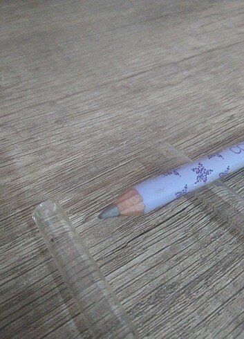 Beden Renk Avon göz kalemi