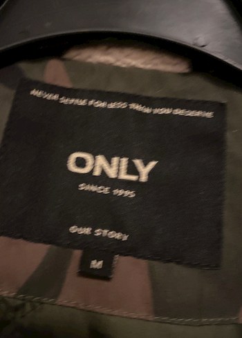 Kürk Detaylı Kamuflaj Kadın Kışlık Mont - Görsel 3