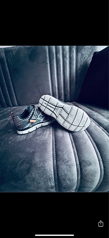 32 Beden gri Renk Orjinal Skechers