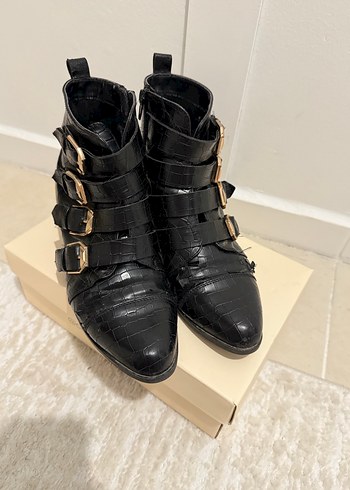 Kadın Siyah Deri Yılan Desenli Tokalı Bot - Görsel 3