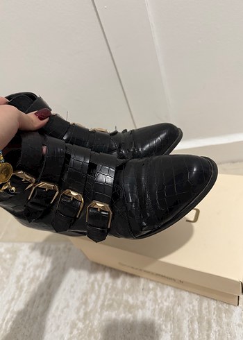 Kadın Siyah Deri Yılan Desenli Tokalı Bot - Görsel 6