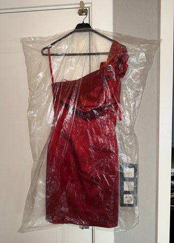 Kırmızı Drapeli Straplez Gece Elbisesi - Görsel 5