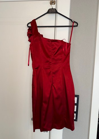 Kırmızı Drapeli Straplez Gece Elbisesi - Görsel 3