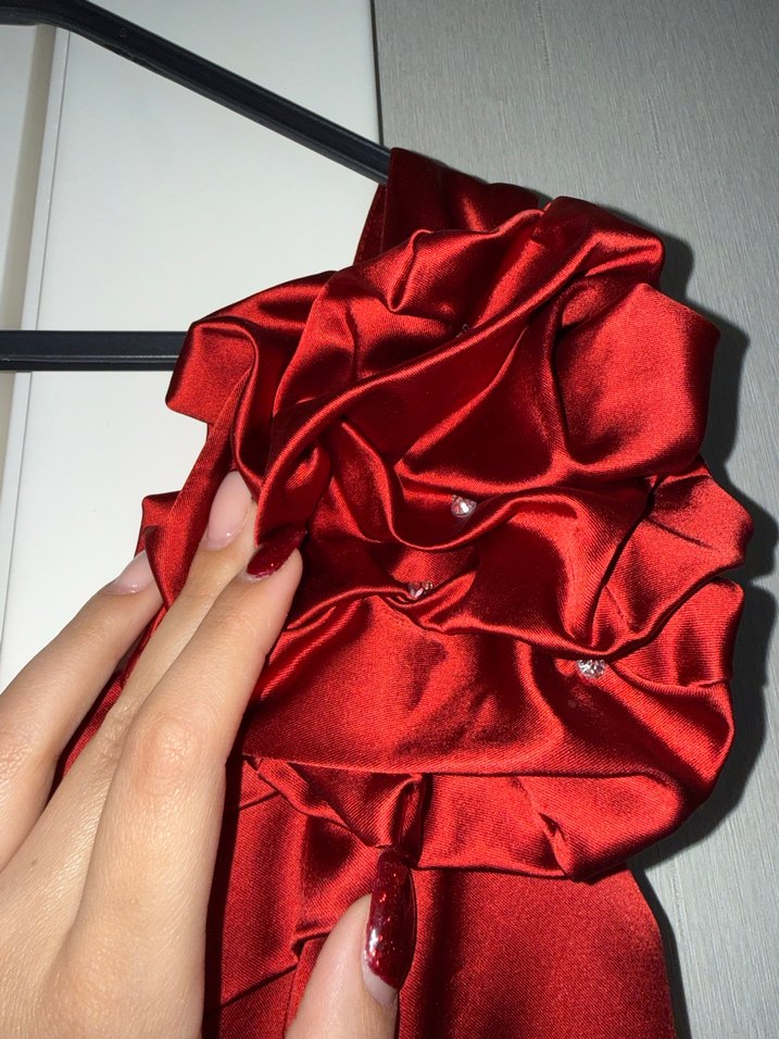 Kırmızı Drapeli Straplez Gece Elbisesi - Görsel 2