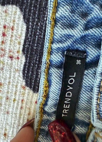 Trendyolmilla şeffaf detaylı jean - Görsel 5