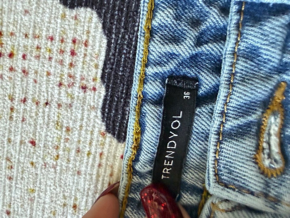 Trendyolmilla şeffaf detaylı jean - Görsel 5