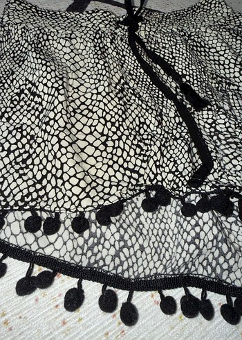 Bohem Gri Yılan Desenli Mini Şort - Görsel 3