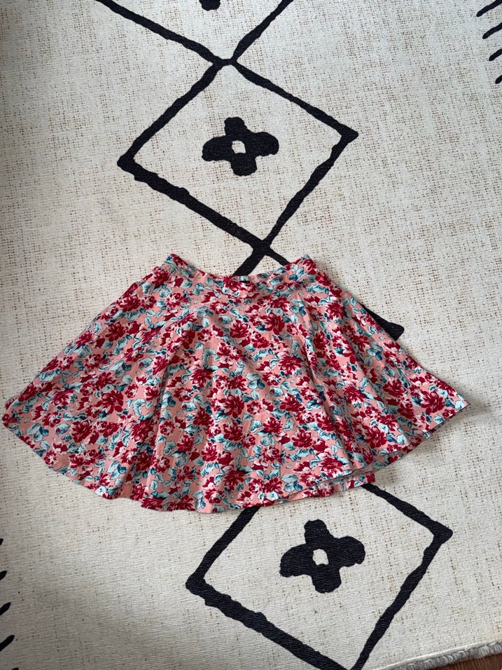 Çiçek Desenli Volanlı Mini Etek - Görsel 4