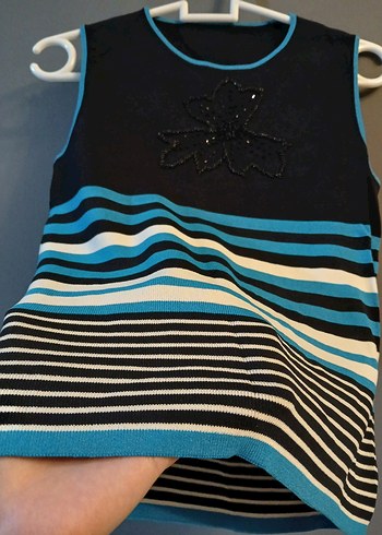 Nakış detaylı kolsuz triko bluz - Görsel 3