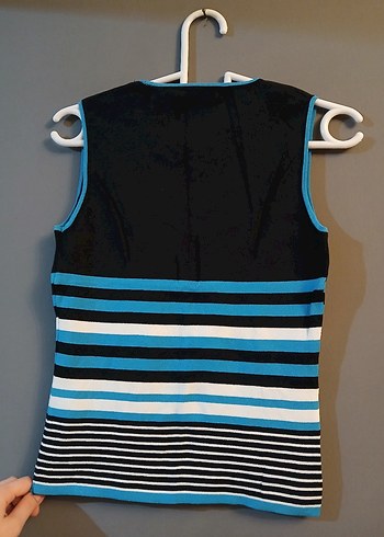 Nakış detaylı kolsuz triko bluz - Görsel 4