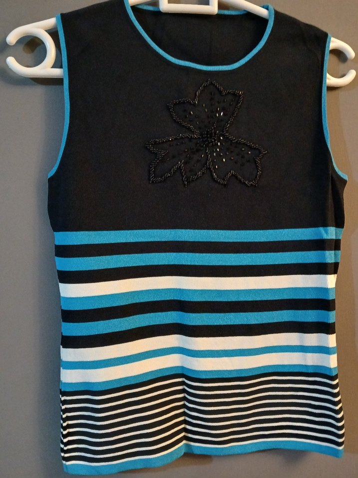 Nakış detaylı kolsuz triko bluz - Görsel 2