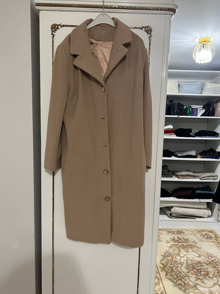 Bej Uzun Düğmeli Kadın Kaban - Görsel 2