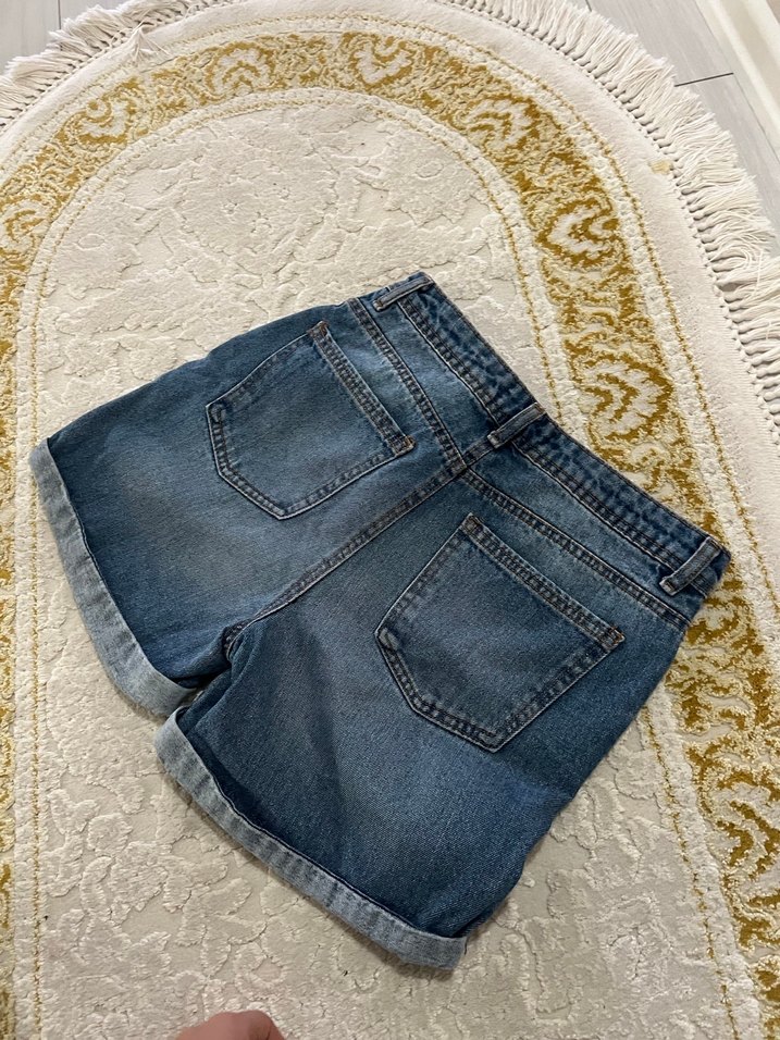 Kadın Mavi Yırtık Denim Mini Şort - Görsel 5