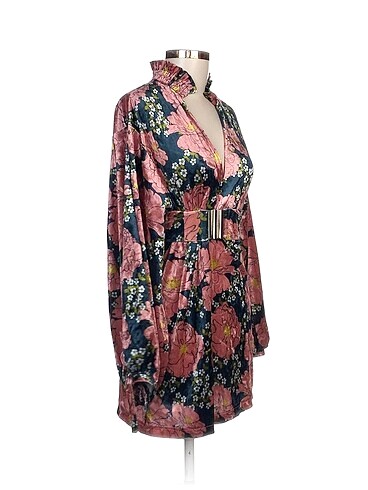 Zara Zara Kısa Elbise %70 İndirimli.